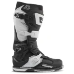 SG22 Negro/Blanco Botas GAERNE