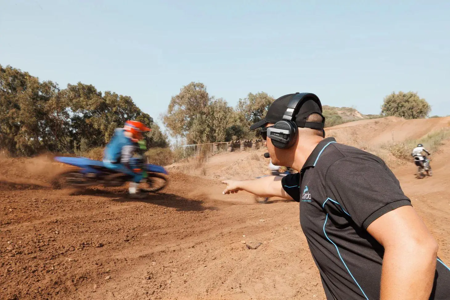 Cardo_Packtalk Edgephones_grid_1