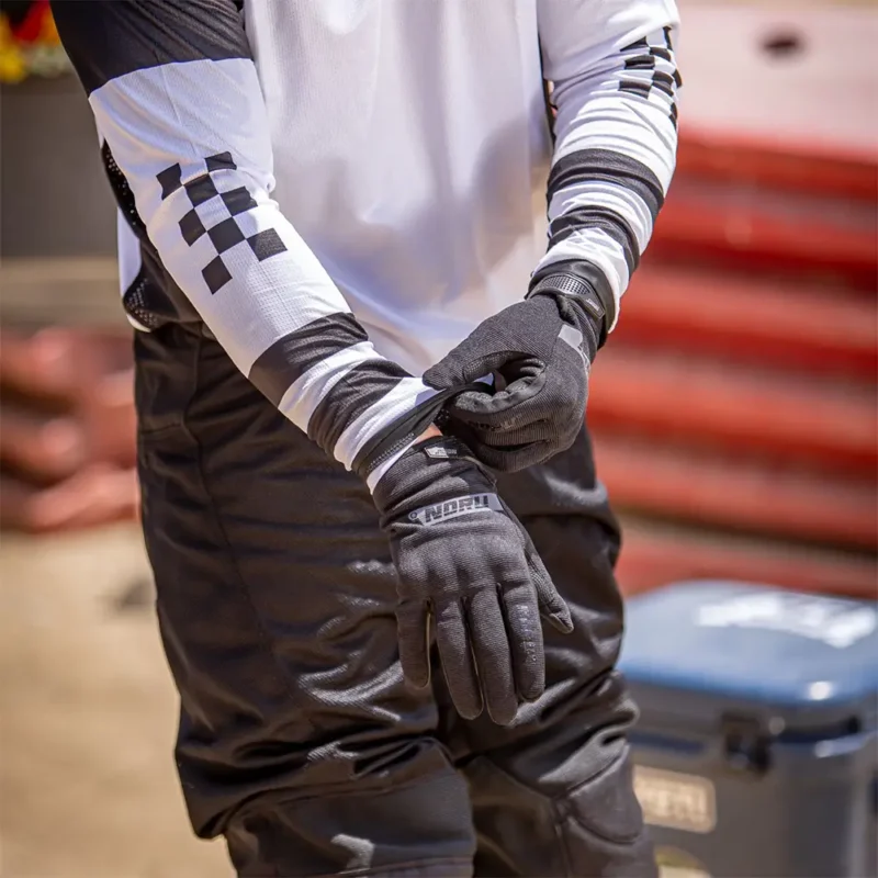 SUGO Knuckle Armor / Guantes NORU